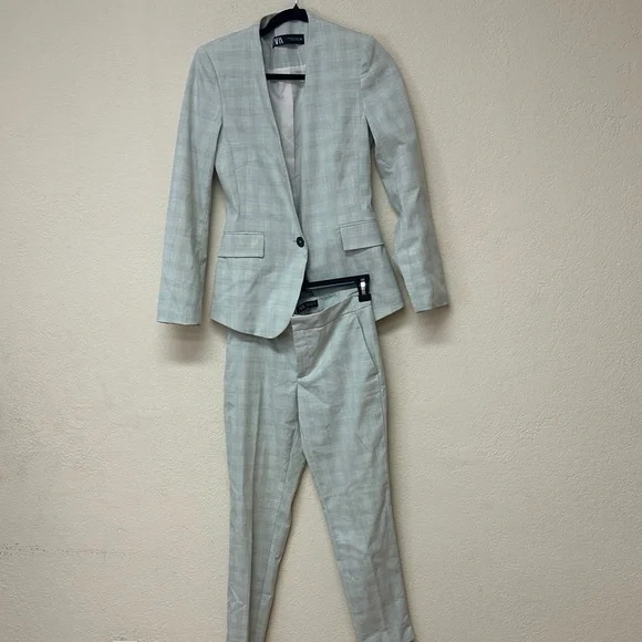 Zara womans Light sage green Plaid Suit Blazer & Trousers size XS - Picture 1 of 4